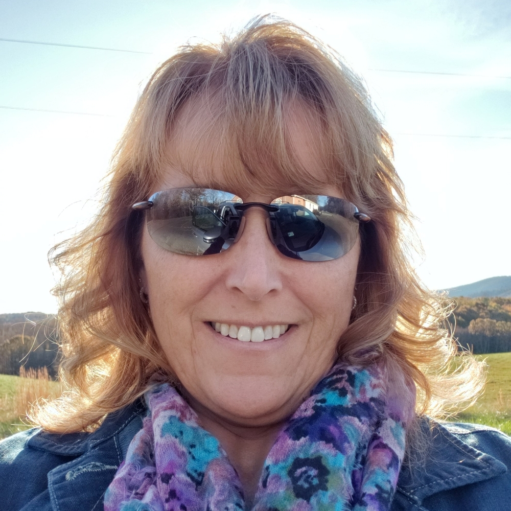 Meet your Posher, Laurie